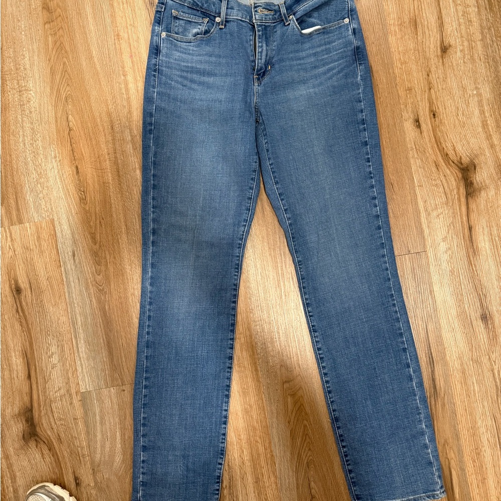 Levi's Straight Leg Mid-Blue Women's Jeans